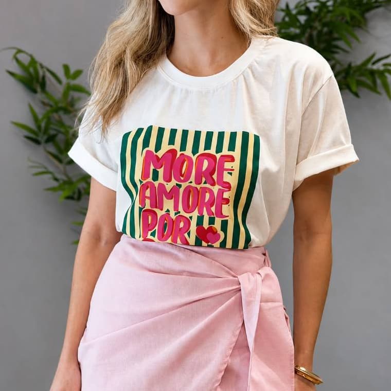 Blusa T-shirt Feminina Estampa MORE AMORE