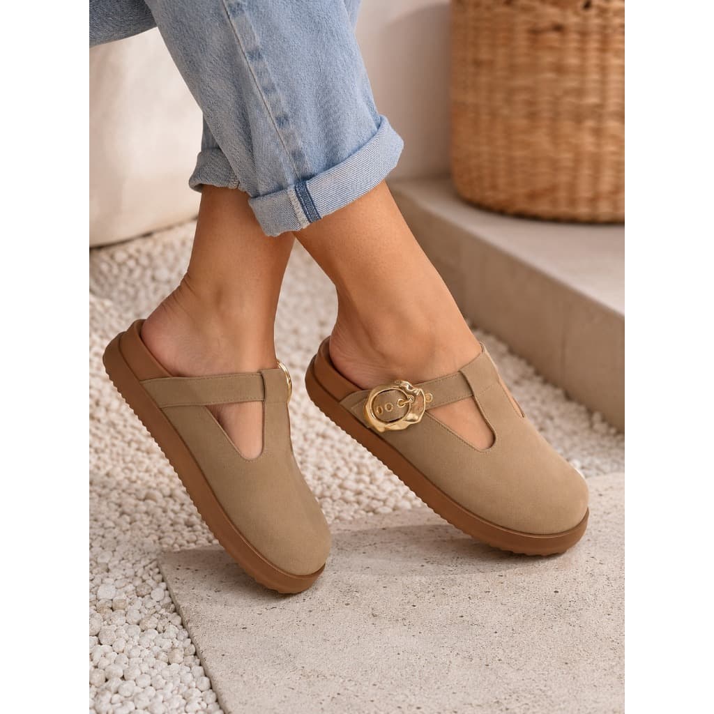 Sapato Feminino Babuche Mule Clog Camurça Bege Estiloso Casual Chic Confortável Tendência