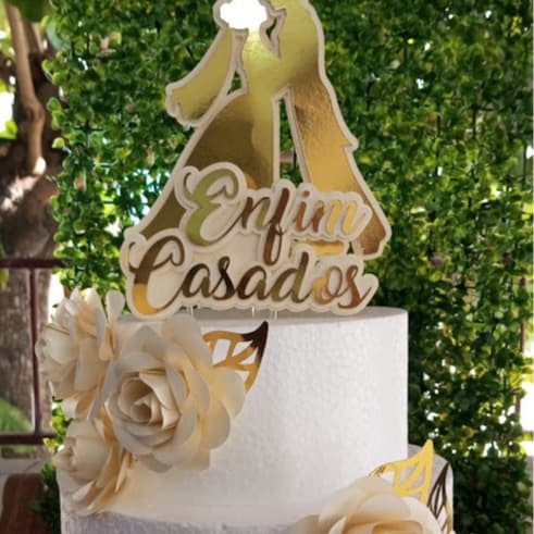 Topo de bolo casamento\noivado , flor de papel 3D, Rosas 3d, Topo de bolo 3D Enfim casados