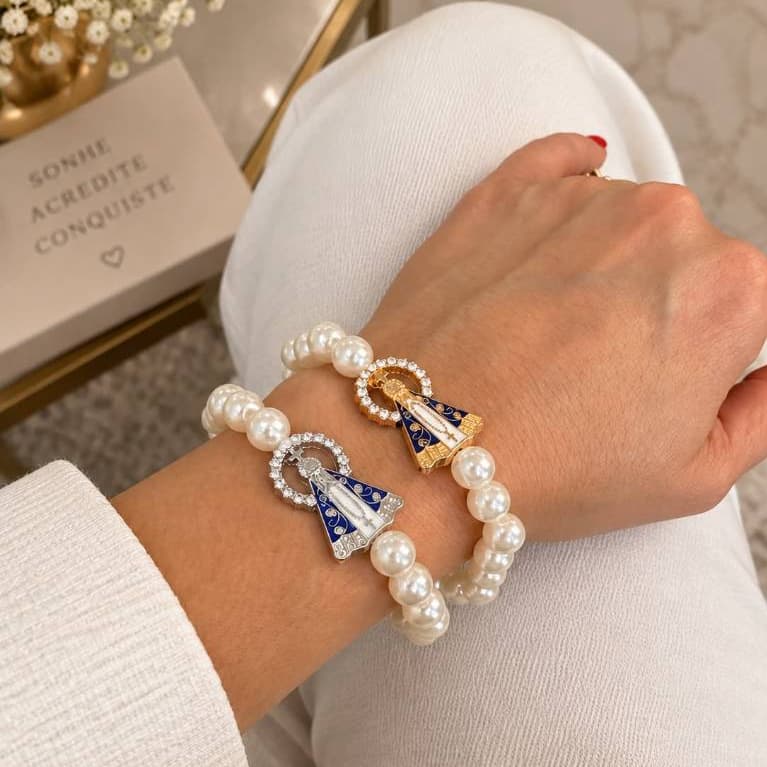 Pulseira Nossa Senhora Aparecida Com Pérolas Feminina Religiosa Católica Bracelete Fé Presente
