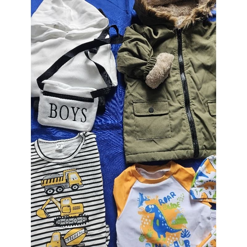 BAZAR/BRECHÓ - Kit Infantil Menino ou Menina - SHEIN KIDS - Conjuntos Casacos Traje de Banho