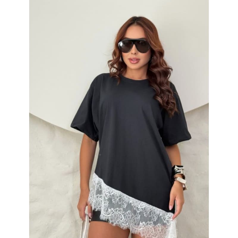 blusa camiseta asimetrica com renda mangas curtas tendência 2026