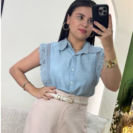 Camisa Cecilia, Blusa com Detalhes Tricô e Botões Frontal