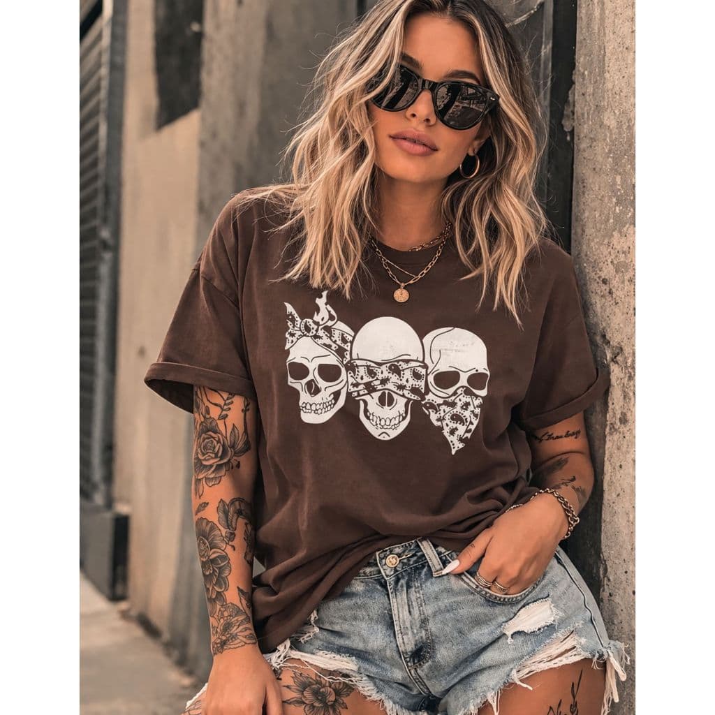 camiseta feminina caveiras descolada tendencia ousada diferenciada versatil moderna exclusivas 100%algodao envio em 24hs