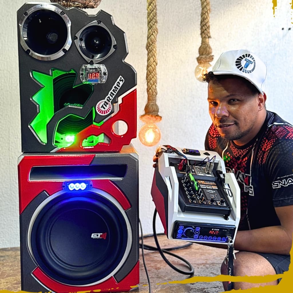 Caixa Bob Torre Som Automotivo 12" E 10" Polegadas Rack móvel e Mesa de Som Modelo Bob Pintura Automotiva