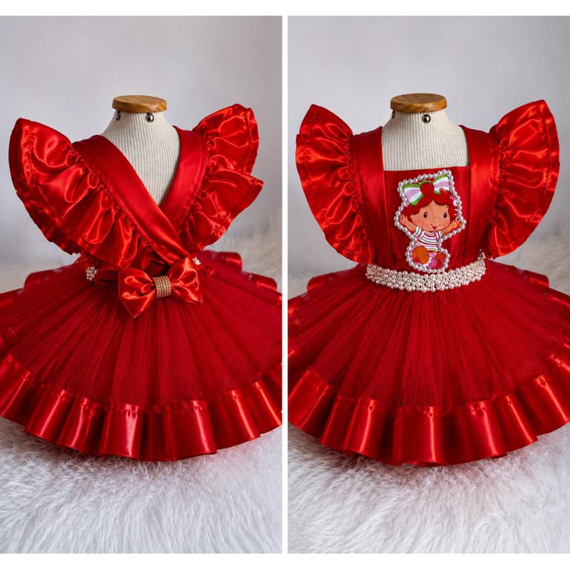 FANTASIA MORANGUINHO MESVERSARIO TEMÁTICO JARDINEIRA MORANGO Roupa infantil menina