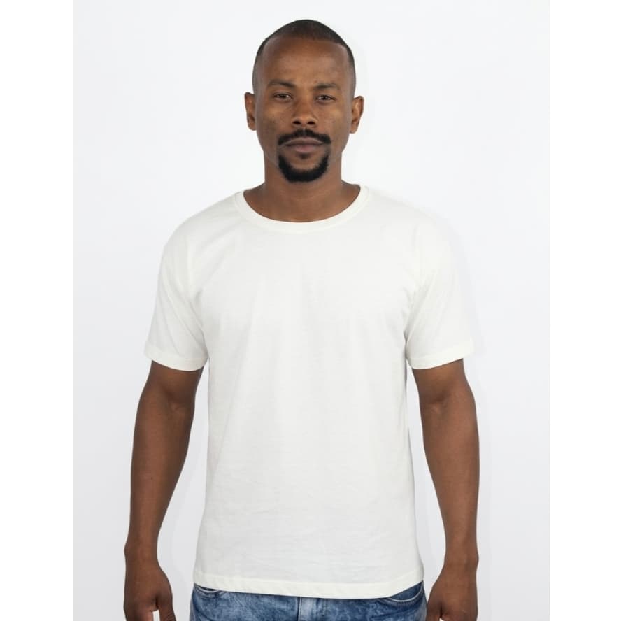 CAMISETA EM MALHA ALGODÃO PIMA FIO 30.1 COM ELASTANO