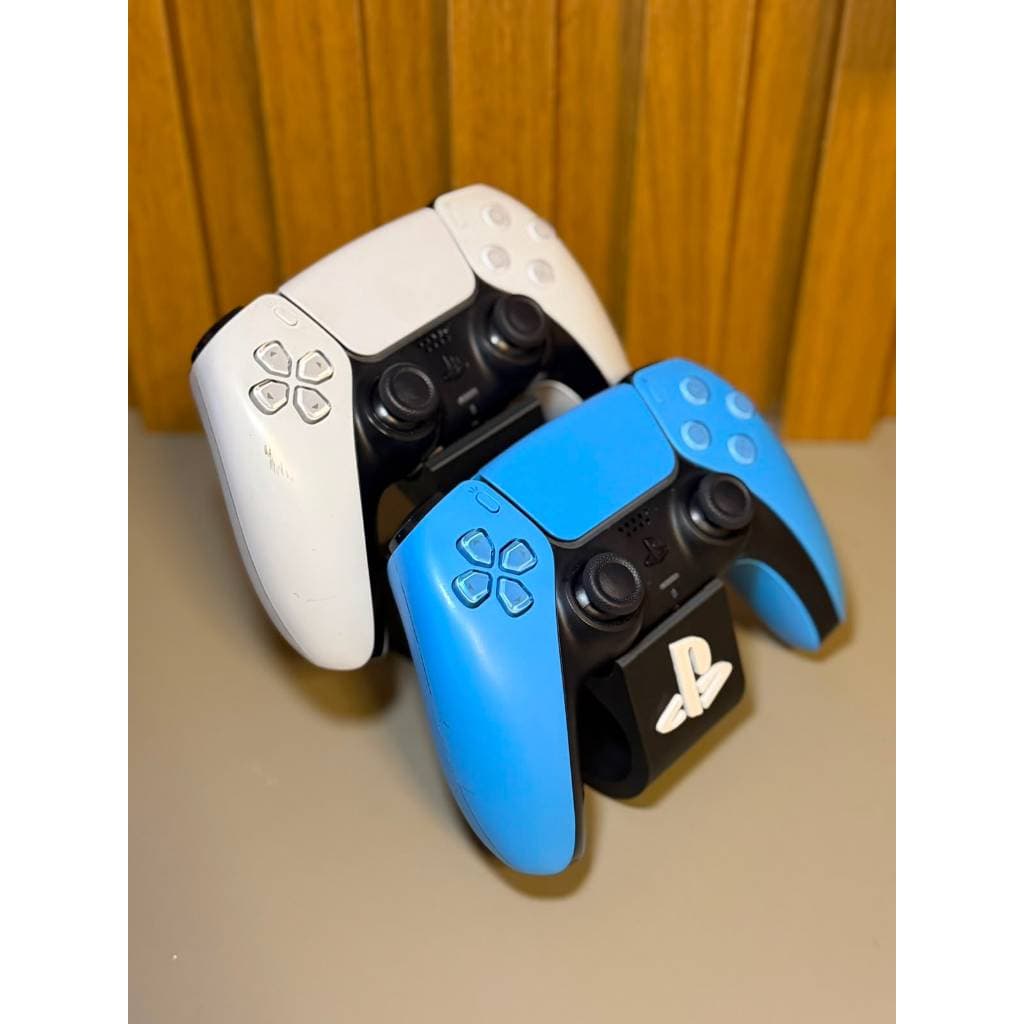 SUPORTE DUPLO PARA CONTROLE VIDEO GAME/PS5/PS4/XBOX /BASE ORGANIZADORA PARA DOIS CONTROLES PLAYSTATION