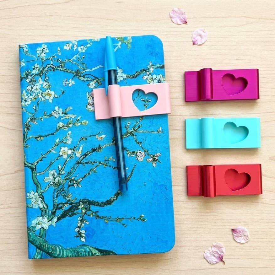Suporte Porta Caneta Para Caderno Agenda Livro Planner