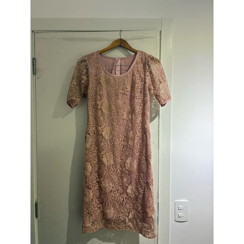 vestido de renda rosa - TAM P - usado