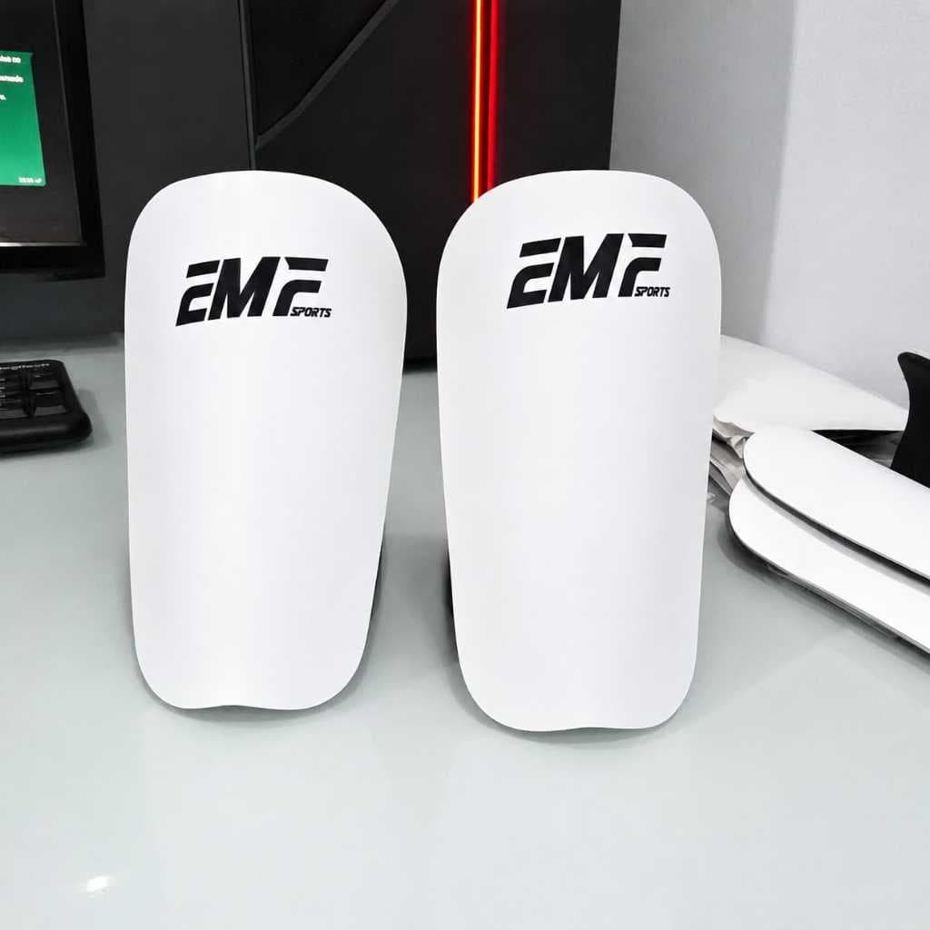 ⚽ Caneleiras Brancas EMF Sports – Ideal para Times, Escolinhas e Atletas PRONTAS PARA USO