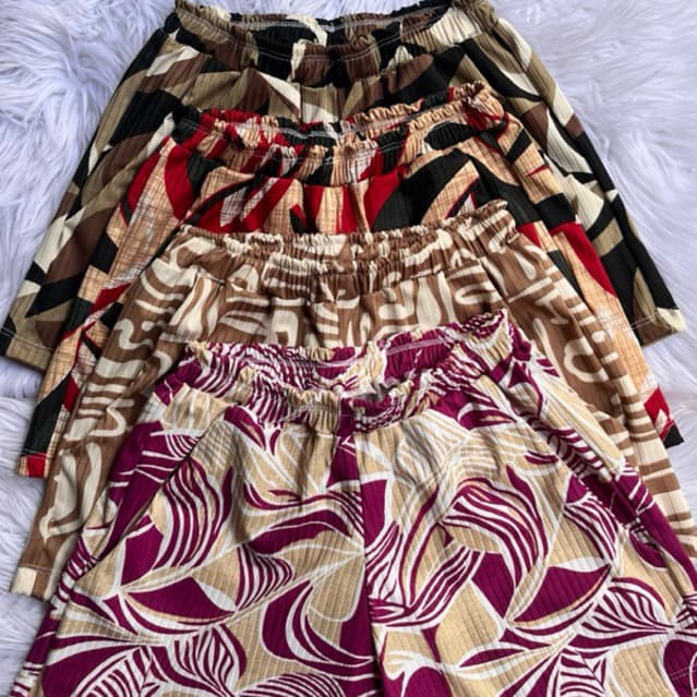 kits com Shorts infantil e juvenil em malha canelada estampada e lisa super macia pra uso dia a dia leve e confortável