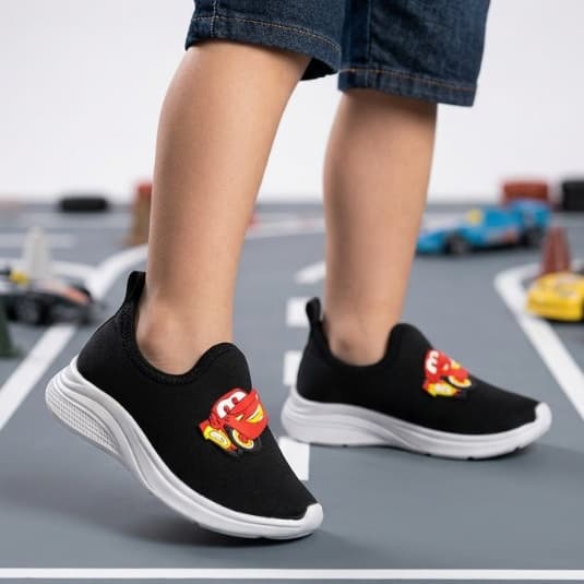 Tenis Calce Facil Infantil Menino Escola Personagens Carros Tubarão Shark Dia a Dia Conforto Leve