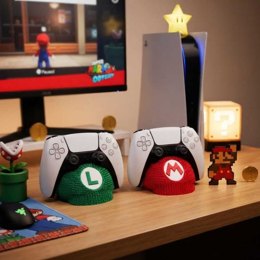 Suporte para Controle PS5 Mario e Luigi Efeito Crochê | Organizador Gamer Decorativo DualSense