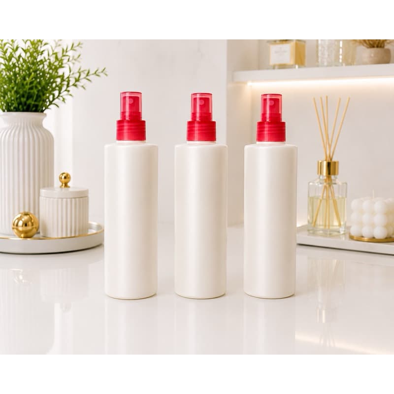 Kit 03 Frascos Branco Perolado 300ml c Válvula Spray Vermelha - agua Micelar, Shampoo, Sab. Liquido, hidratante