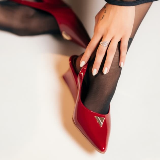 Scarpin Feminino Slingback Verniz Shay Valença Bico Fino Confortável Salto Anabela Baixo Elegante