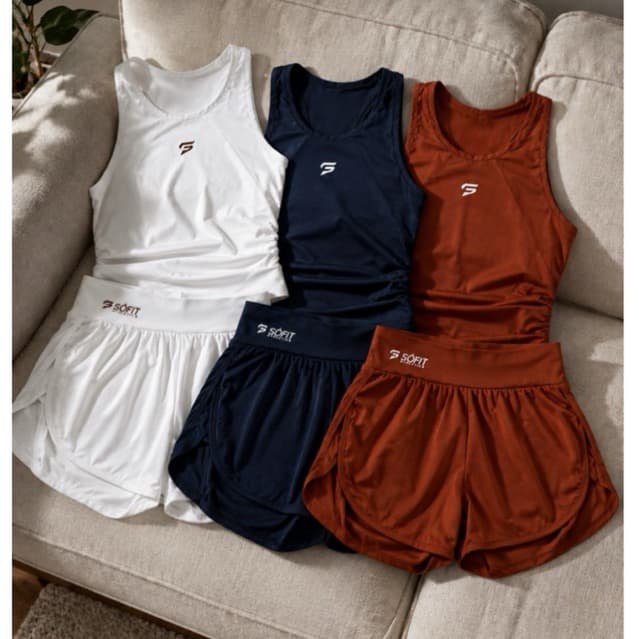 Conjunto fitness de short duplo e regata em poliamida