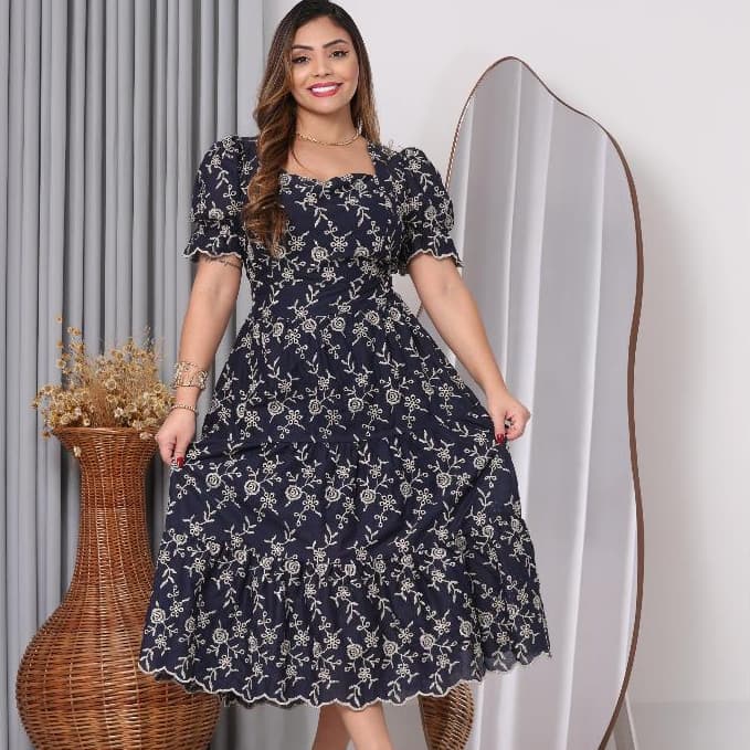 Vestido Midi luxo layze CORAÇÃO bordado 3d e liso lastex nas costas e manga