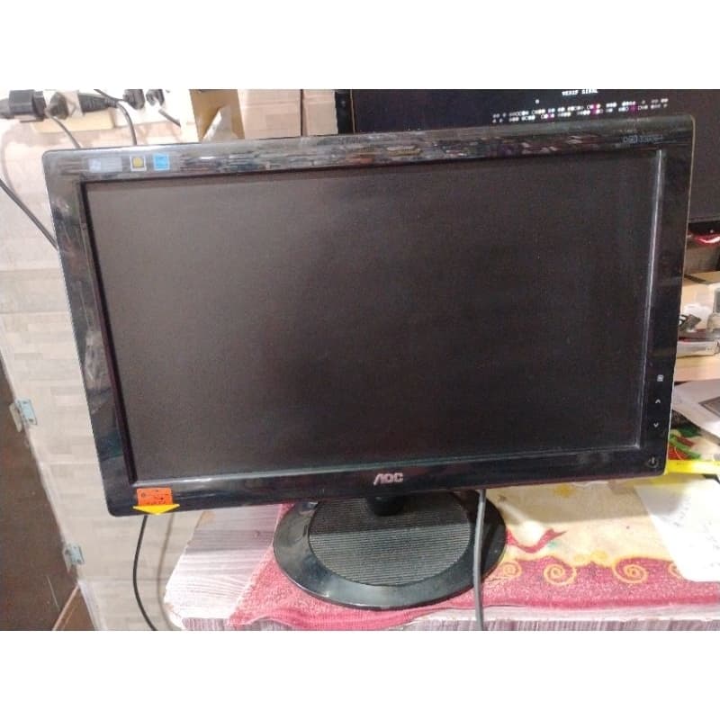 monitor aoc 19" 9365sw não acompanha cabos,igual fotos