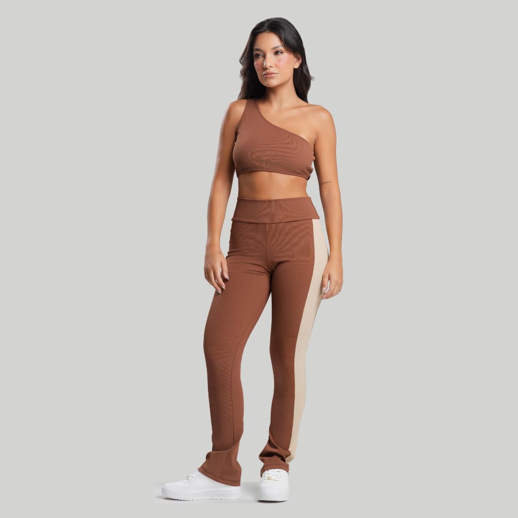 Conjunto Canelado Feminino Fitness Academia Top Ombro Só e Legging Flare Esportivo Com Brilho