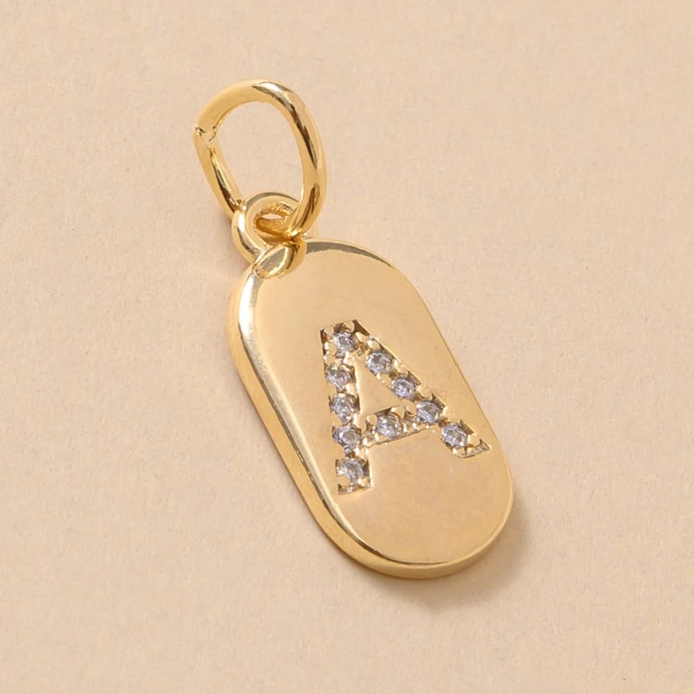 Pingente Plaquinha de Letra com Banho em Ouro 18k
