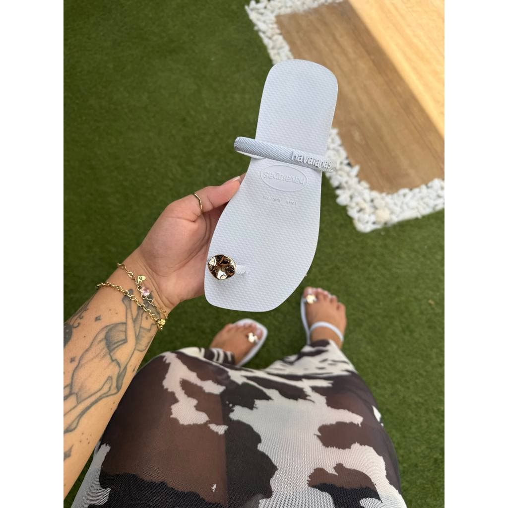 Chinelo Feminino Confortável Antiderrapante com Aplique Dourado Casual Verão