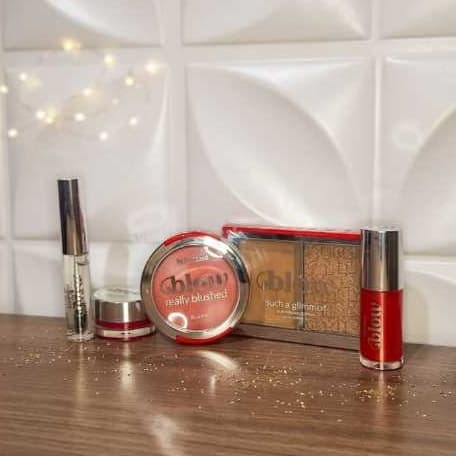 Kit de maquiagem Linha Blow – Iluminador, Lip Balm, Blush, Gloss e Gel para Sobrancelha