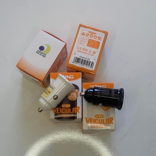 Fonte carregador veicular Lelong 3.4v com 2 USB carregador de celular para carro