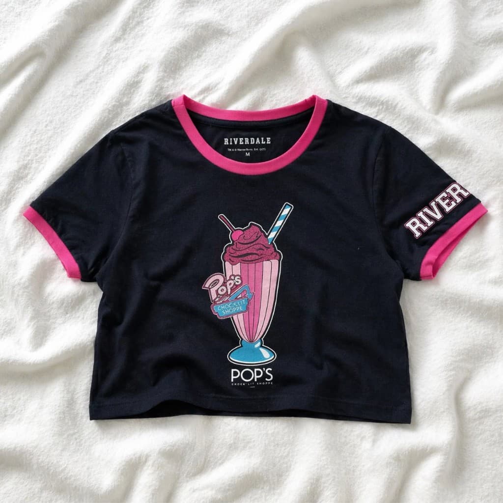 blusa camiseta cropped estampada preta riverdale