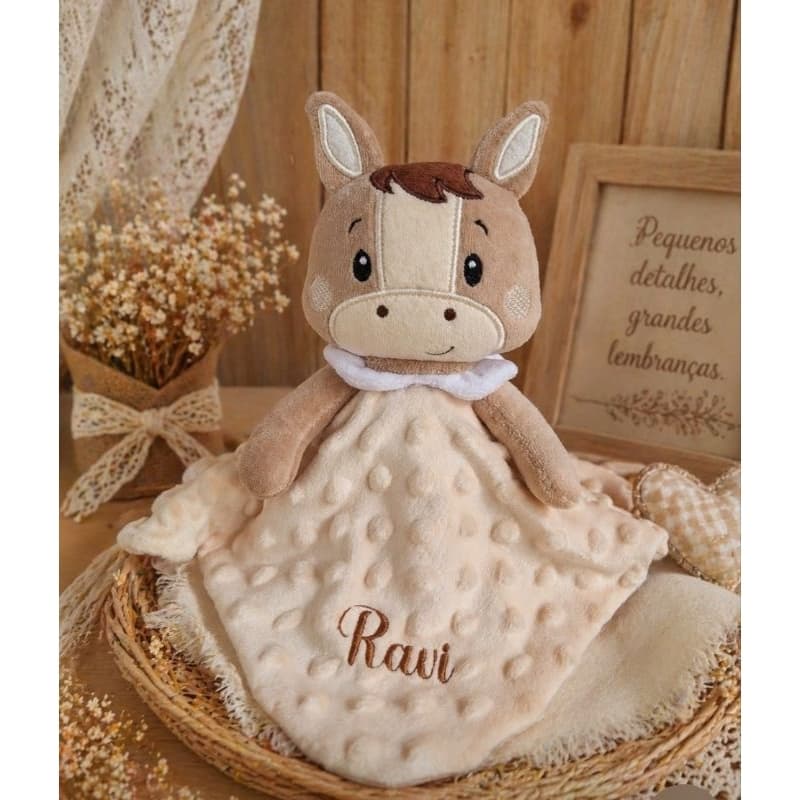 naninha cavalinho com nome personalizado bordado enxoval de bebe o primeiro amigo do seu bebê soninho