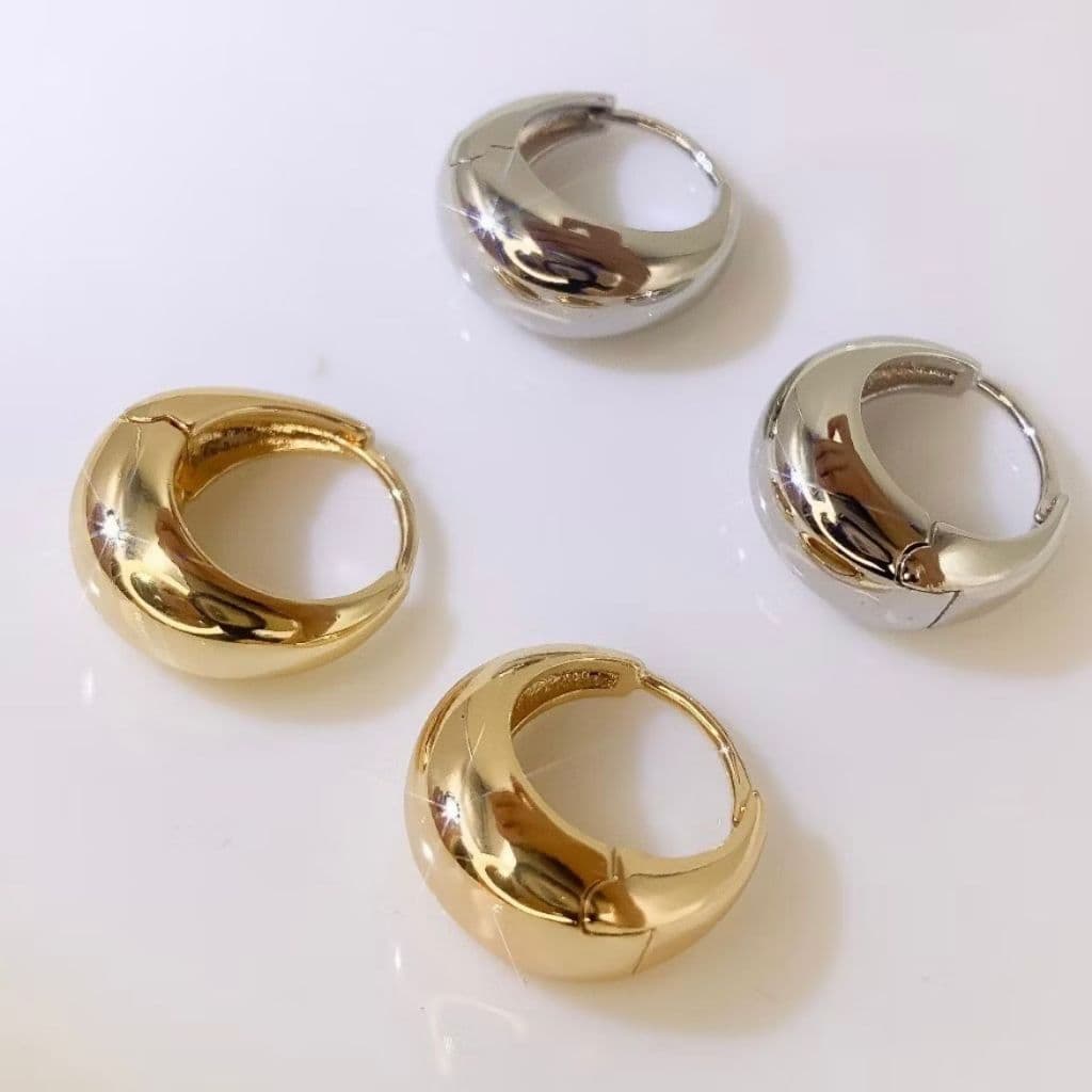 Brinco Argola Grossa Lisa Folheada Ouro/Prata Feminino – Semi Joia Elegante Moderna
