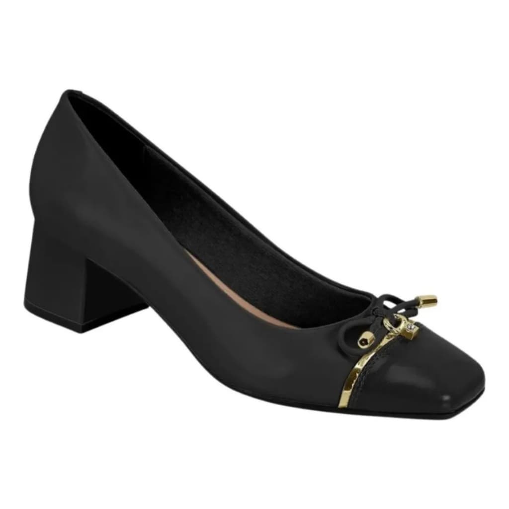 Sapato Scarpin Preto com detalhe dourado Beira Rio Confortável Elegante