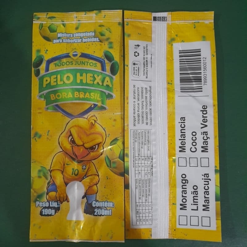 Embalagem para Gelo Saborizado Tema Copa do Mundo 200 Unidades por pacote -Medida 8,5 x 22 cm / Bopp Pérola