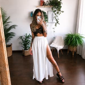 Saia Longa Lunar Fenda Lateral Com Short Luxo Short Confortável Não Aperta