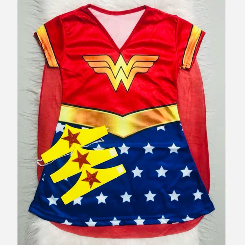 Vestido infantil Maravilha heroi +  acessórios pulseiras