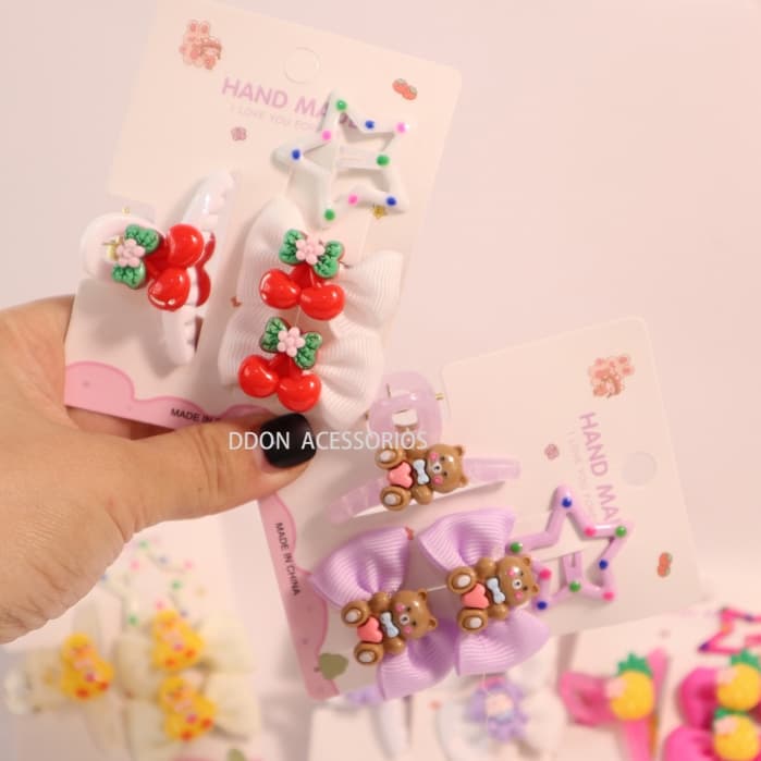 Kit 8 Presilhas Infantil Laço Fruta Estrela Urso Morango Aleatório 2 Cartelas Piranha Bico de Pato