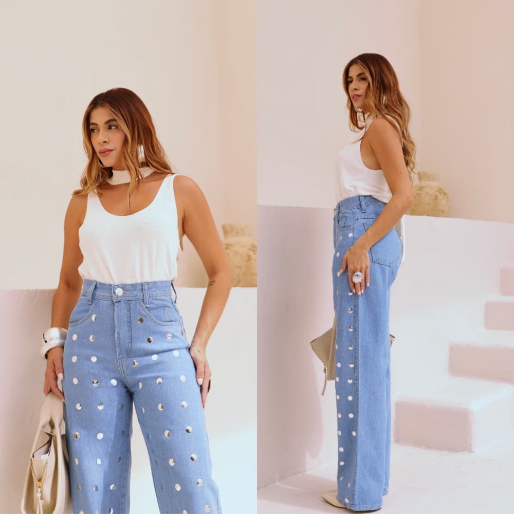 Calça Jeans Wide Leg Com Metal na Frente, Cintura Alta - Modelo Metal.
