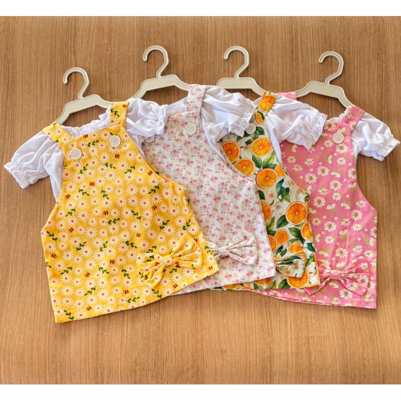 Conjunto para Bebê Menina/ Jardineira com Camisa/ Princesinha/ Roupa para Bebê de 6 a 12 meses