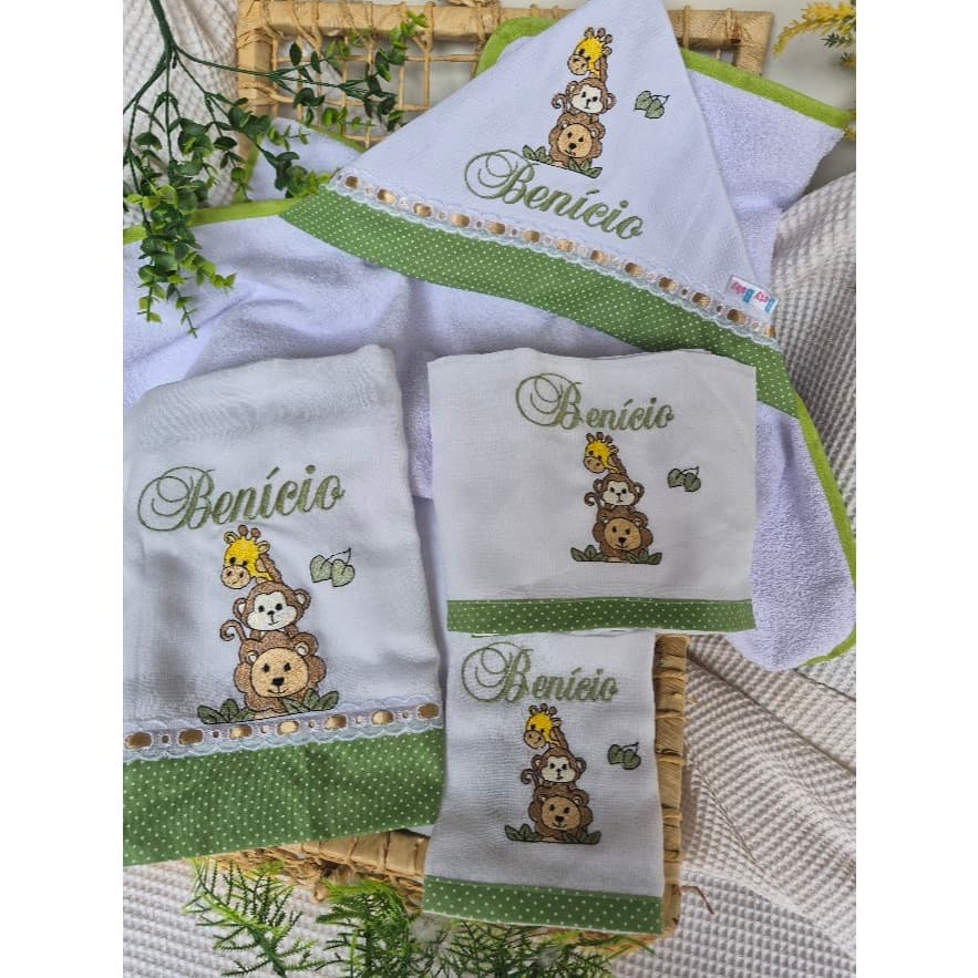 Kit 4 pças -Toalha Banho + Toalha Fralda + Fralda + Lencinho Bordadas Personalizadas c/ Nome do Bebê Menino