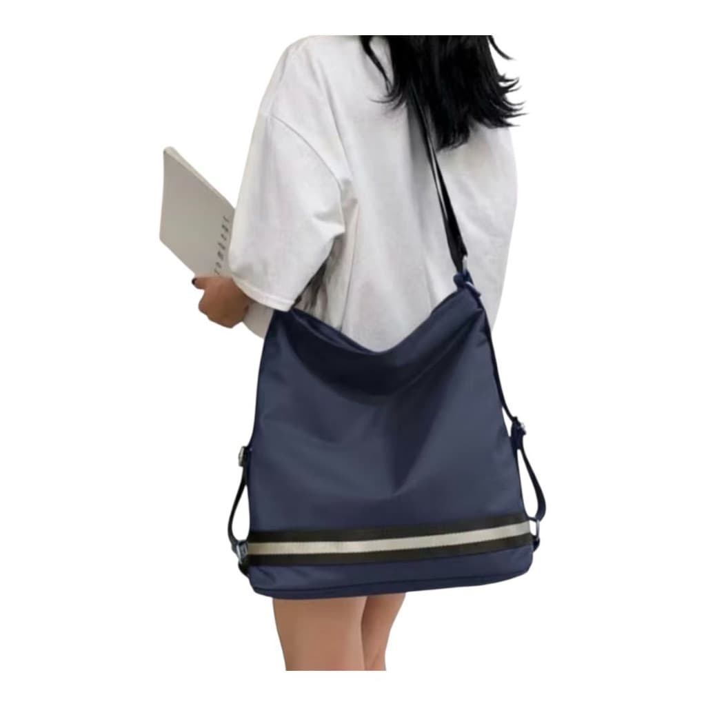 Bolsa mochila impermeável com encaixe para mala.