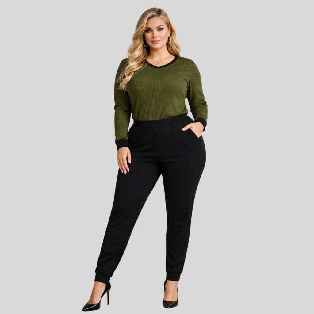 Conjunto Plus Size Feminino de Calça e Blusa de Manga Longa. Conjunto de Frio Plus Size Feminino no Crepe de Malha.