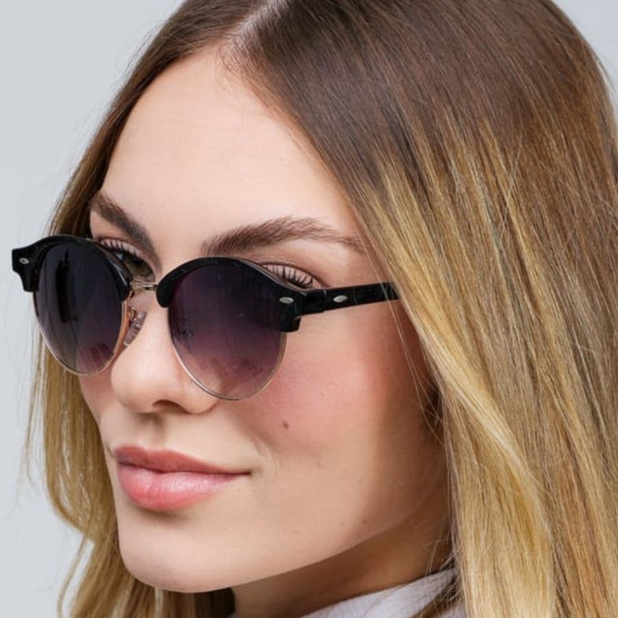 Oculos Pequeno Feminino Estiloso Fashionista Aro Dourado Lentes Degrade Uv400