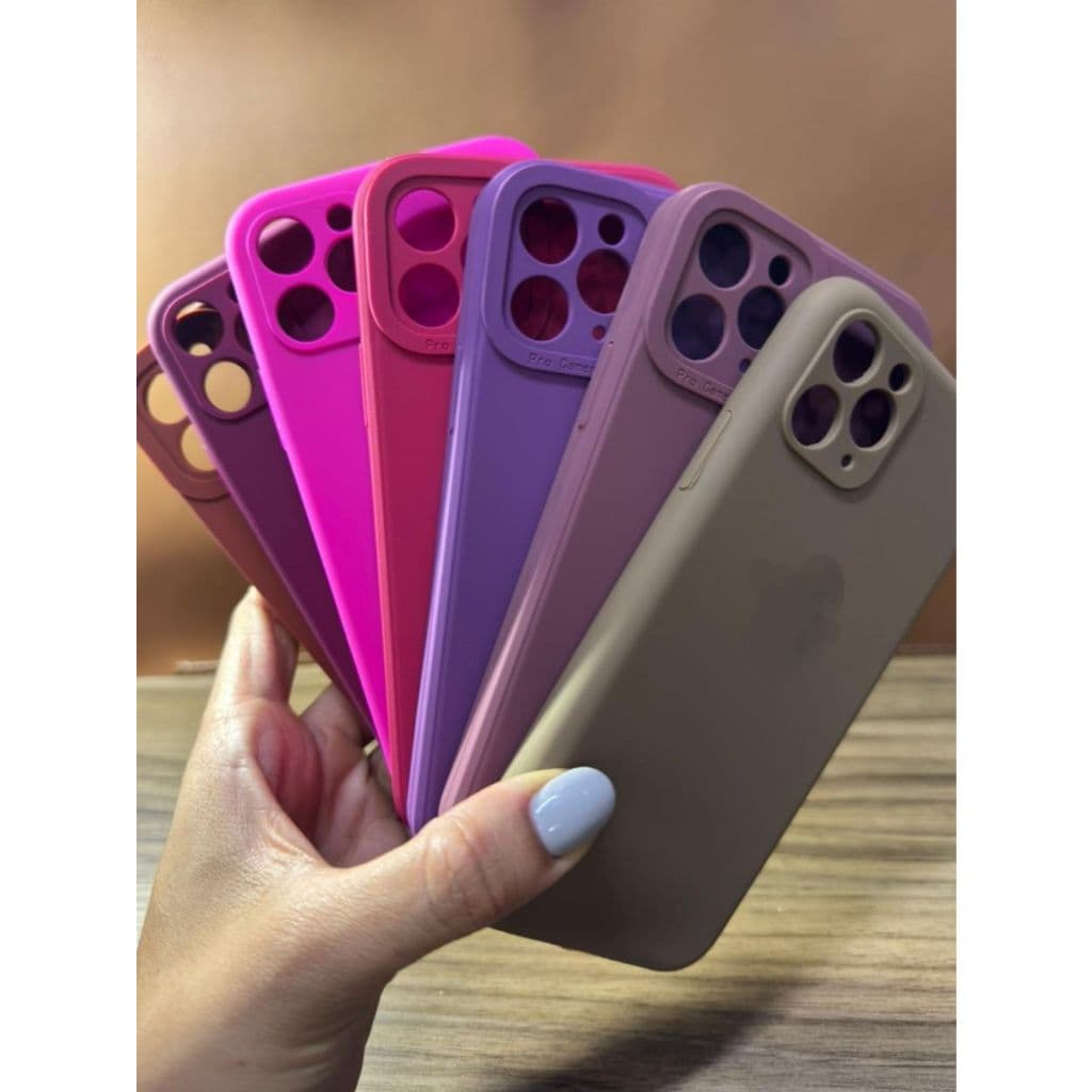 Capa Para Celular IP 11 Pro De Silicone Aveludada Premium Câmera Fechada Capinha Protetora Com Maça