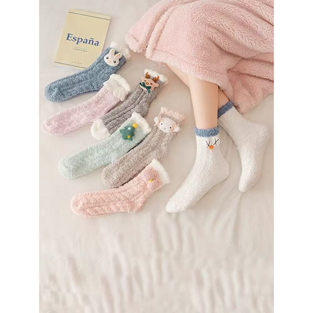 Kit 2Pares Meias Femininas Térmicas Felpudas Inverno Antiderrapantes com Pelúcia e Personagens Fofos ME6511