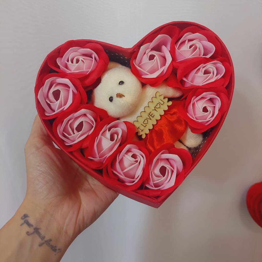 Caixa Coração Presente Ursinho com Rosas | Caixa Presente formato de Coração | Presente namorada