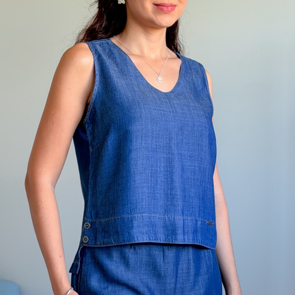Cropped regata jeans feminino gola v e botões