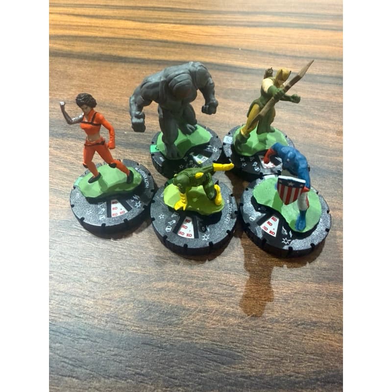 Lote com 5 miniaturas Heroclix Marvel Wizkids estilo RPG