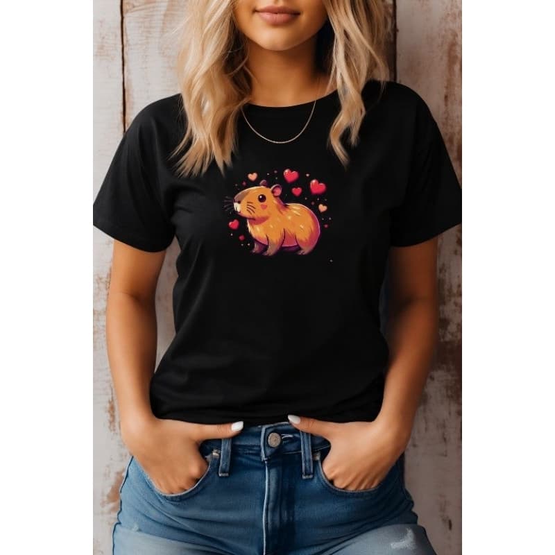 Camiseta Feminina T-shirt Capivara Apaixonada Estampa Fofa Minimalista Manga Curta