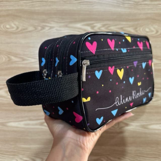 Necessaire G dupla abertura com nome personalizada trabalho maquiagem coração profissão exclusiva
