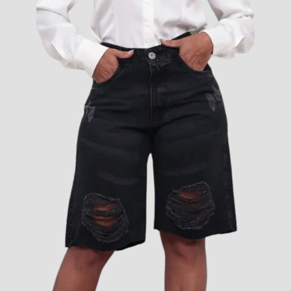 Bermuda Jeans Jorts Feminina Black Puido Cintura Alta Detalhes Destroyed Frontais Estilo Oversized